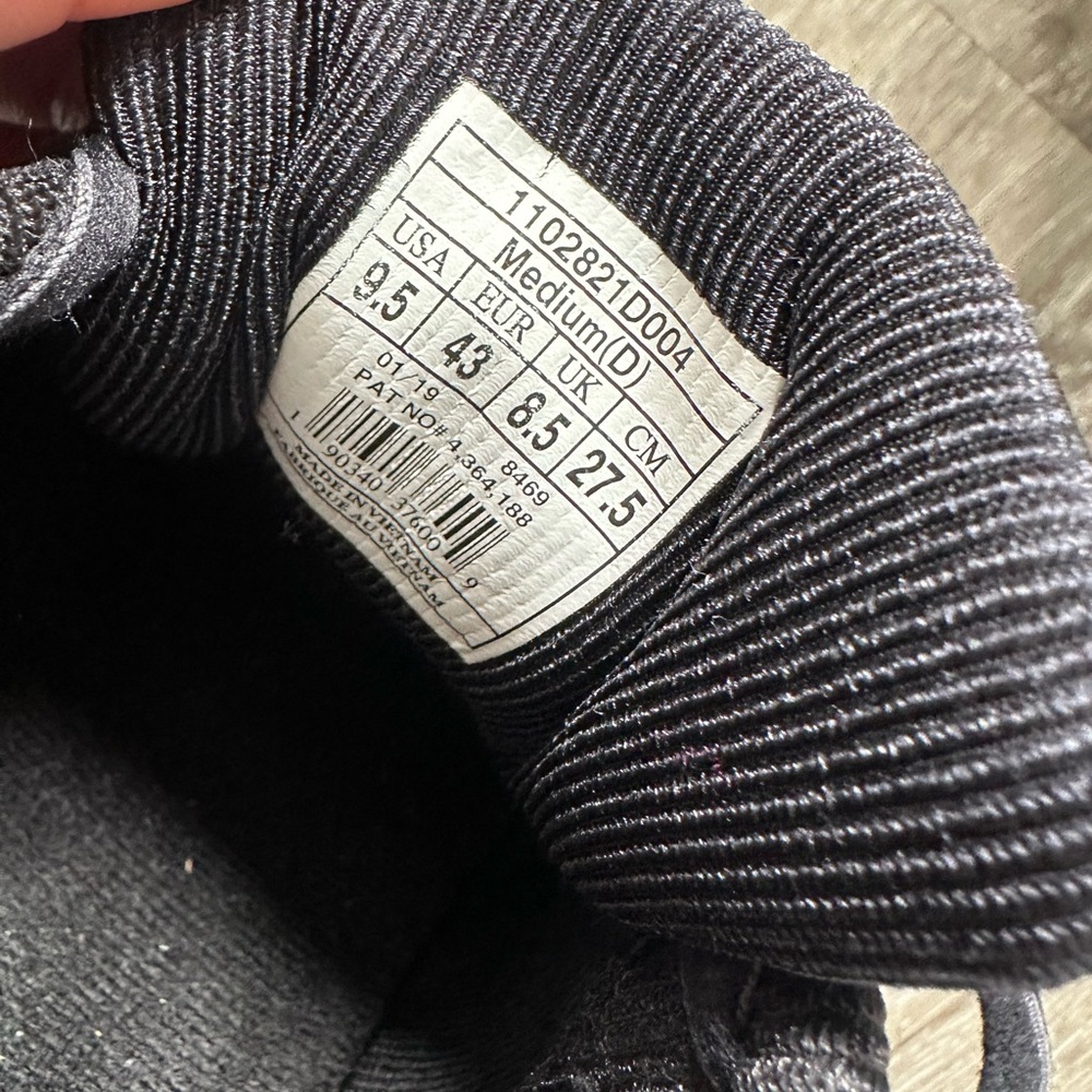Brooks Black and Silver Running Shoes - Picture 8 of 9